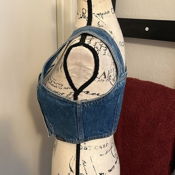 Vintage Guess Blue Distressed Denim Button Closure Crop Top Boho Festival - Picture 2 of 10